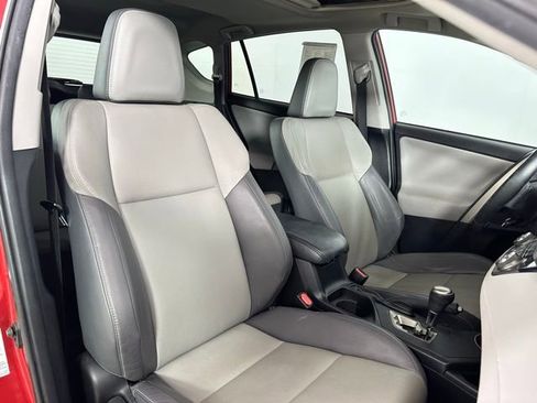 Used 2015 Toyota RAV4 Limited image 26