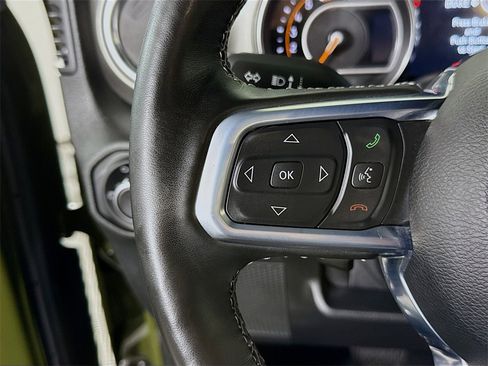 Used 2020 Jeep Wrangler Unlimited Sahara image 21