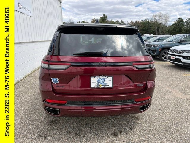 Used 2024 Jeep Grand Cherokee Summit AWD/4WD image 10