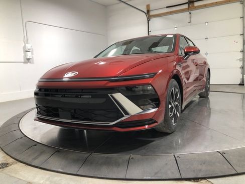 New 2025 Hyundai Sonata SEL image 3
