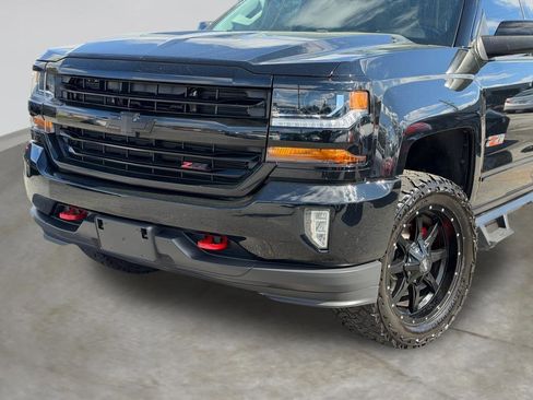 Used 2017 Chevrolet Silverado 1500 LT w/ Midnight Edition image 5
