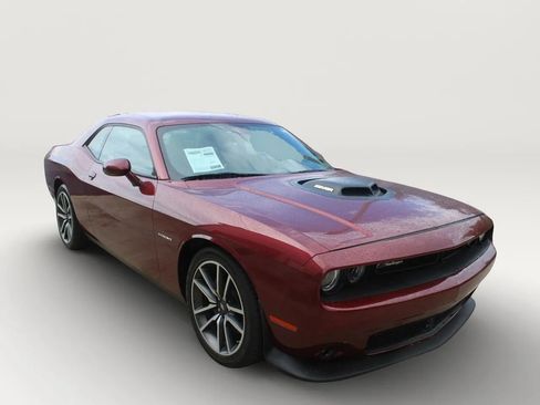Used 2022 Dodge Challenger R/T w/ Plus Package RWD image 3