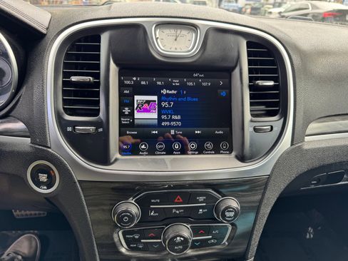 Used 2021 Chrysler 300 Touring L image 19