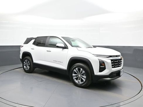 Used 2025 Chevrolet Equinox LT FWD image 4