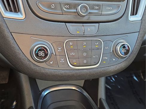 Used 2023 Chevrolet Malibu LT image 28