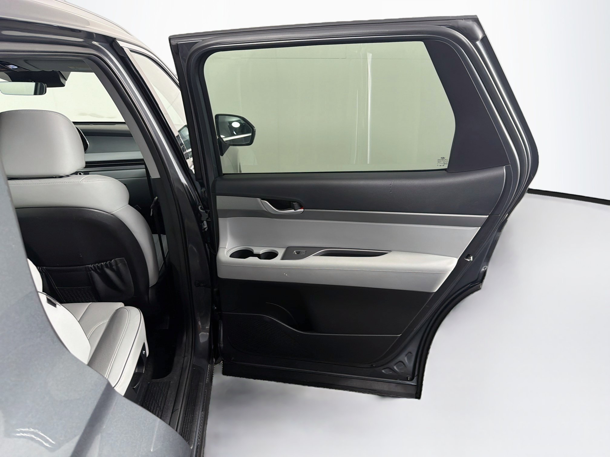 Used 2025 Hyundai Palisade SEL FWD image 33