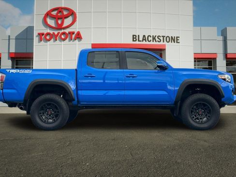 Used 2021 Toyota Tacoma TRD Off-Road w/ Technology Package image 2