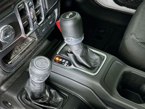 Used 2023 Jeep Wrangler Unlimited image 22