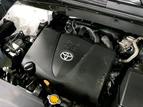 Used 2017 Toyota Highlander Limited AWD/4WD image 33