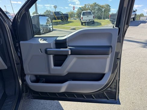 Used 2020 Ford F150 XLT image 29