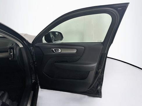 Used 2023 Volvo XC40 B5 Plus w/ Driver Assist Package AWD/4WD image 35