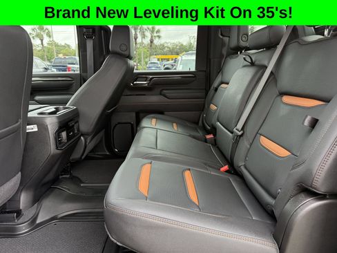 Used 2025 GMC Sierra 2500 AT4 w/ AT4 Premium Plus Package AWD/4WD image 17