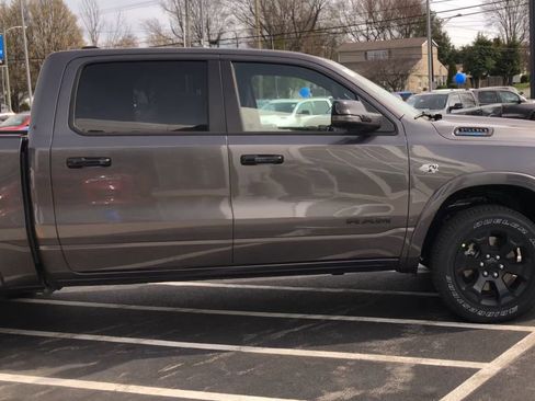 New 2026 RAM 1500 4x4 Crew Cab image 9