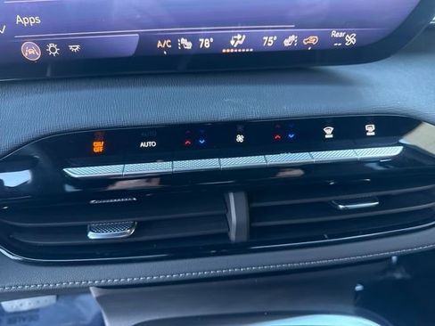 Used 2025 Buick Enclave Sport Touring image 15