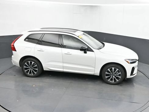Used 2025 Volvo XC60 B5 Plus AWD/4WD image 39