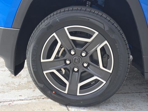 New 2026 Jeep Cherokee Limited image 10