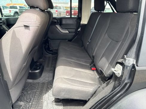 Used 2018 Jeep Wrangler Unlimited Sport S AWD/4WD image 21