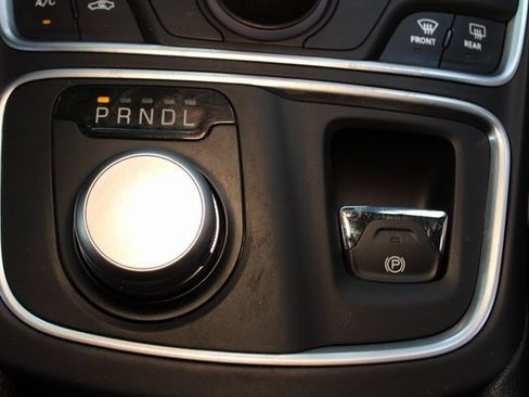 Used 2016 Chrysler 200 LX image 25