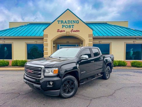 Used 2020 GMC Canyon 2WD Crew Cab w/ Convenience Package image 2