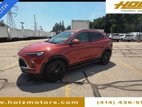 Used 2024 Buick Encore GX Sport Touring AWD/4WD image 4