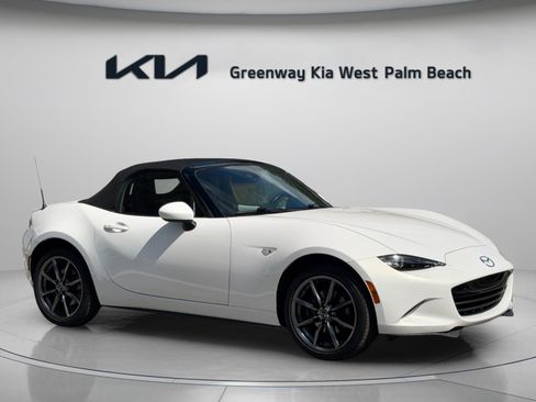 Used 2016 MAZDA MX-5 Miata Grand Touring RWD image 1