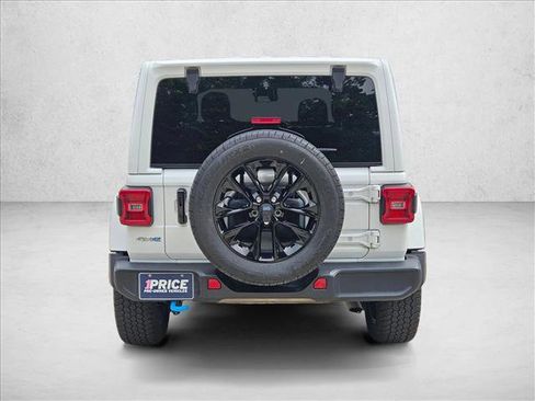 Used 2024 Jeep Wrangler Unlimited Sahara AWD/4WD image 6