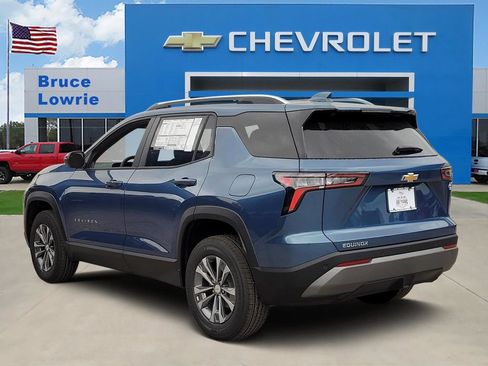 New 2026 Chevrolet Equinox LT w/ Convenience Package II FWD image 3