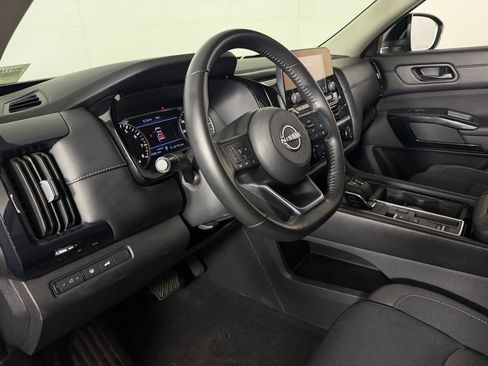 Used 2025 Nissan Pathfinder SV FWD image 20