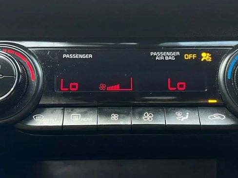Used 2019 Kia Forte Sedan FWD image 41