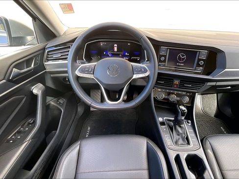 Certified 2024 Volkswagen Jetta SE image 4