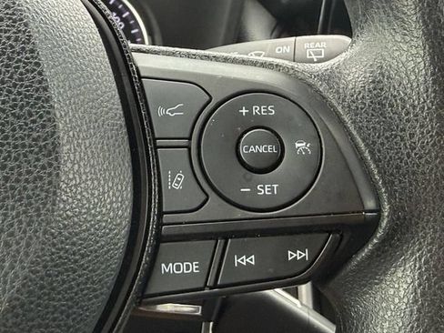 Used 2019 Toyota RAV4 LE AWD/4WD image 14