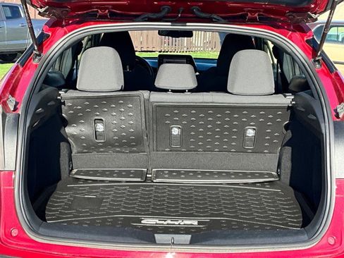 Used 2019 Toyota C-HR LE image 28