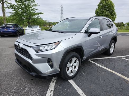 Used 2021 Toyota RAV4 XLE AWD/4WD image 12