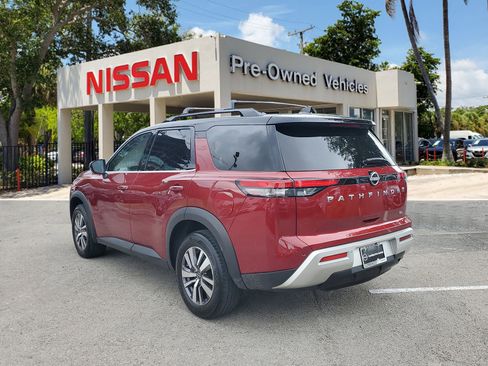 Certified 2023 Nissan Pathfinder SL image 6