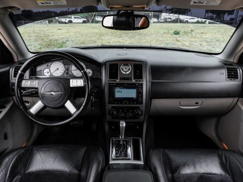 Used 2006 Chrysler 300 SRT8 w/ SRT Option Group II RWD image 11