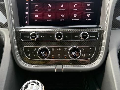 Used 2023 Bentley Bentayga Extended Wheelbase AWD/4WD image 31