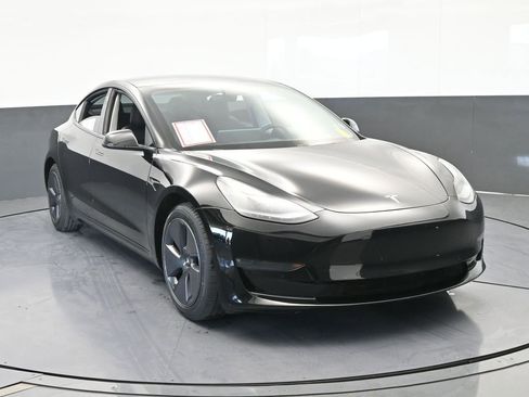 Used 2021 Tesla Model 3 Standard Range Plus image 9