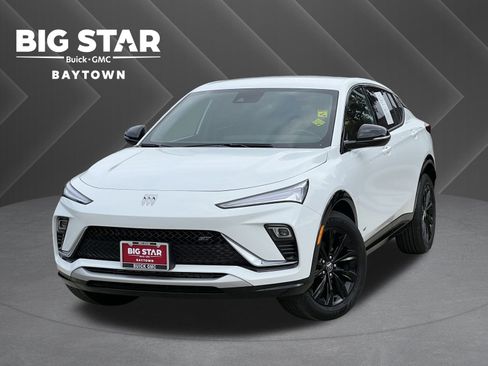 Used 2025 Buick Envista Sport Touring image 1