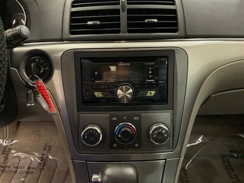Used 2009 Saturn Aura XE FWD image 17
