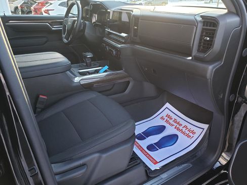 Used 2024 Chevrolet Silverado 1500 LT image 10