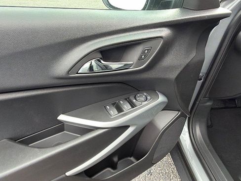 New 2026 Chevrolet Trax RS w/ Sunroof Package FWD image 16