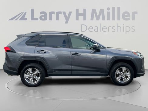 Used 2025 Toyota RAV4 LE AWD/4WD image 6