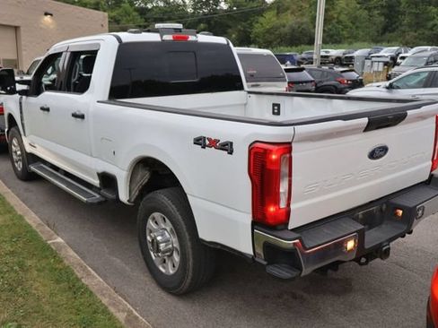 Used 2024 Ford F350 XLT AWD/4WD image 3