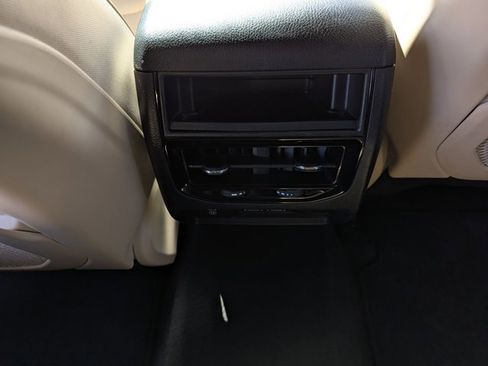 Used 2023 Jeep Grand Cherokee image 17