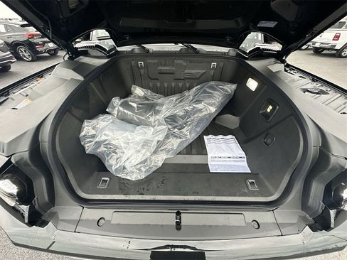 New 2025 GMC Hummer EV 2X image 25