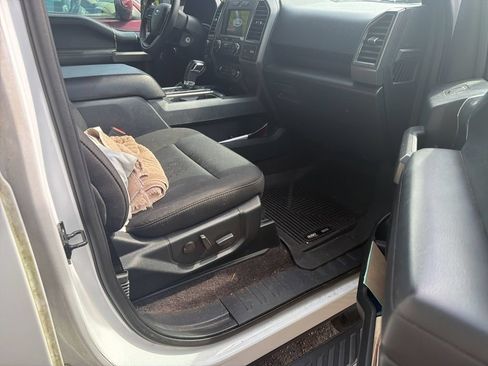 Used 2020 Ford F150 XLT w/ Equipment Group 302A Luxury AWD/4WD image 5