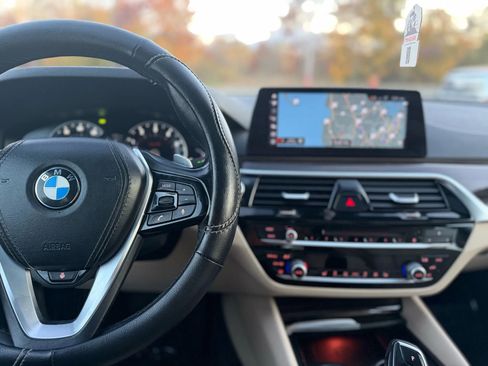 Used 2017 BMW 530i xDrive image 12