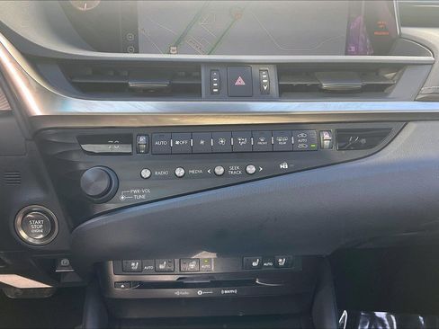Used 2019 Lexus ES 350 image 38