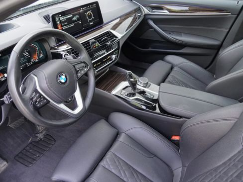 Certified 2023 BMW 530i xDrive w/ Premium Package AWD/4WD image 6