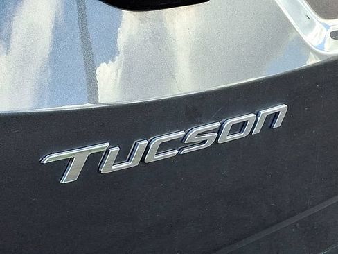 Used 2022 Hyundai Tucson Limited AWD/4WD image 5